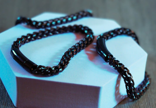 Masculine gunmetal bracelet with matte charcoal beads

